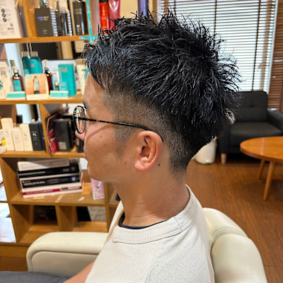 大人気メンズビジネスツーブロックショート大人カッコいい黒髪