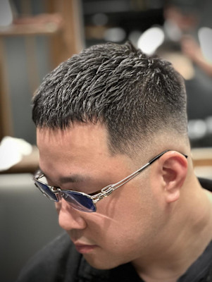 メンズ　フェード　クロップ　バーバー