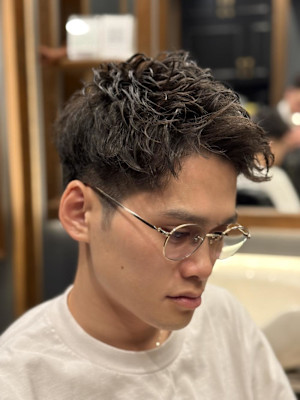 ソフトツイスト　刈り上げ　テーパーフェード