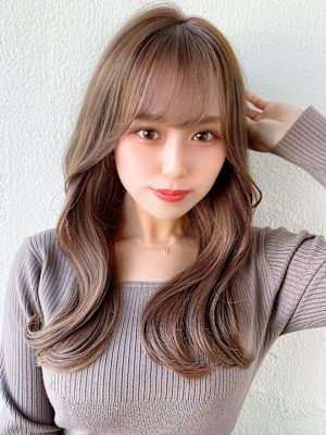 暗髪でも出せるこなれ感フェイスレイヤー×ナチュラルセミロング