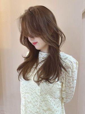 くびれ巻き ブラウンベージュ 透明感カラー 美髪　韓国ヘア 