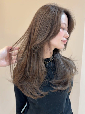 透明感カラー ミルクティー ロングレイヤー 韓国ヘア 