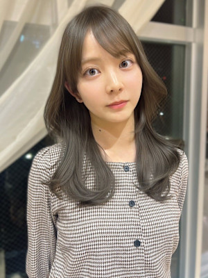 オリーブグレージュ 顔周りカット 小顔 韓国風ヘア 髪質改善