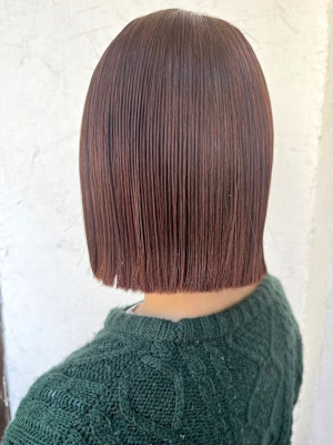 ハイトーンベージュ ブリーチ ストレート 切りっぱなしボブ