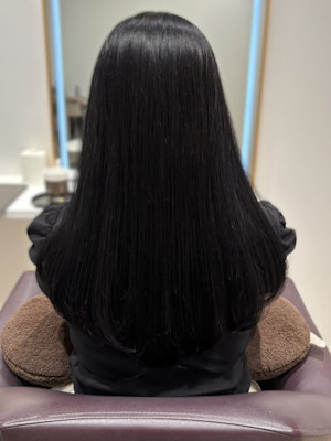 ストレートロング 黒髪 艶髪 20代 髪質改善トリートメント