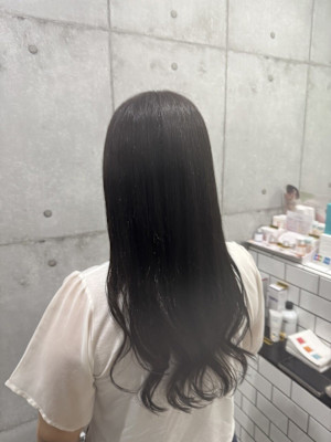 暗めグレージュ