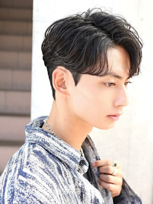 センターパート ニュアンスパーマ 韓国ヘア メンズヘア