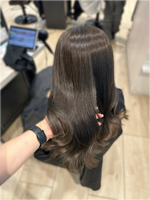 マットグレージュ 水素カラー 赤味消しカラー 髪質改善