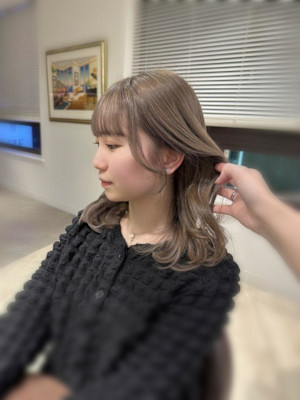 ケアブリーチ ミルクティーベージュ Aujuaトリートメント