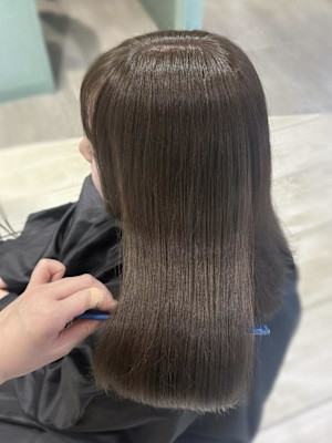 マットグレージュ 水素カラー 赤味消しカラー 髪質改善