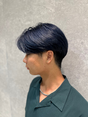 暗くても透明感のあるブルーブラック【三軒茶屋】