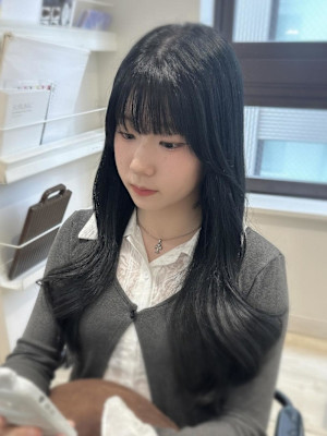 ブルーブラック 水素カラー 髪質改善 くびれヘア