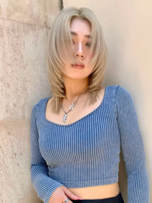 【HIROHUMI】ブリーチホワイトカラー×レイヤーヘア