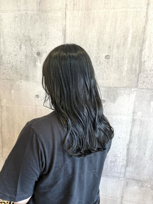 ほんのりブルーのブルーブラック