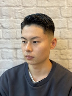 スキンフェード×くせ毛風束感パーマ【新宿/理容室/理容室】