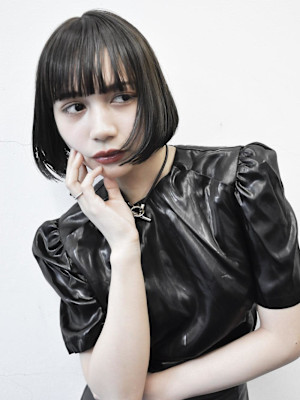 くびれヘアアプリコットオレンジ夏ハイライトカラー丸型卵型ボブ