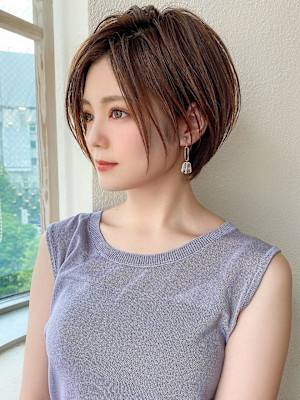 30代40代に人気の大人かわいい前髪ありのくびれショート