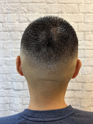 さっぱりボウズスキンフェード！！【新宿/理容室/バーバー】