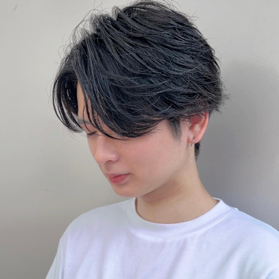 センターパート×フェザーパーマ