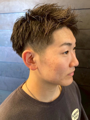 ブラウンカラー アッシュカラー ツーブロック アップバング