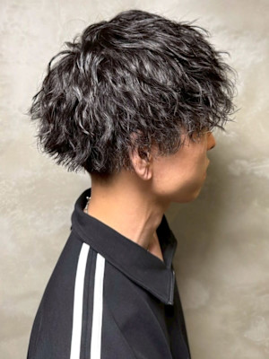 波巻きパーマ ツーブロック マッシュ 刈り上げ 20代