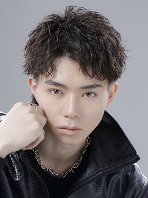 confidence-MEN’S HAIR-×スタイル