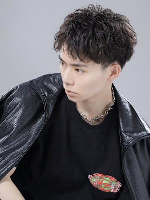 confidence-MEN’S HAIR-×スタイル