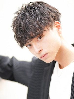 confidence-MEN’S HAIR-×スタイル