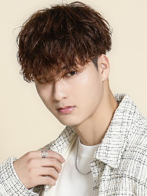 confidence-MEN’S HAIR-×スタイル