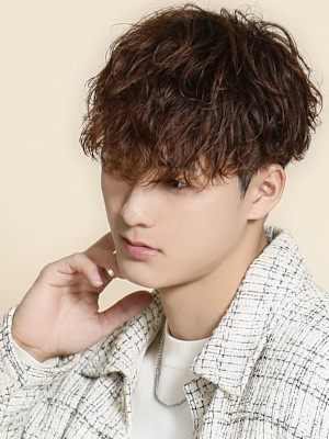 confidence-MEN’S HAIR-×スタイル