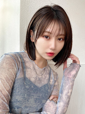 前下がりショートボブで絶壁解消！小顔に見えるひし形シルエット