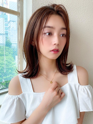 30代40代に人気後れ毛がかわいいくびれヘアシャギーレイヤー