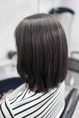 白髪染めでも透明感ボブ