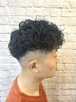 大人ミドルフェード×スペインカール【新宿/理容室/バーバー】