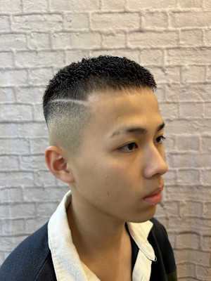 さっぱりボウズスキンフェード！！【新宿/理容室/バーバー】