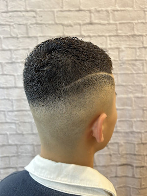 さっぱりボウズスキンフェード！！【新宿/理容室/バーバー】
