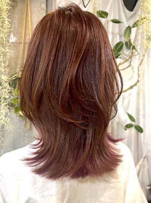 くびれミディアム　ピンクオレンジインナーカラー