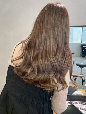 アッシュベージュ透明感カラー＊コテ巻きラフウェーブ艶カラー