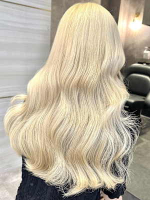 《巴結生》ホワイトブロンド/ブロンド/髪質改善トリートメント