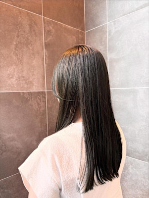 切っぱなしロングヘア