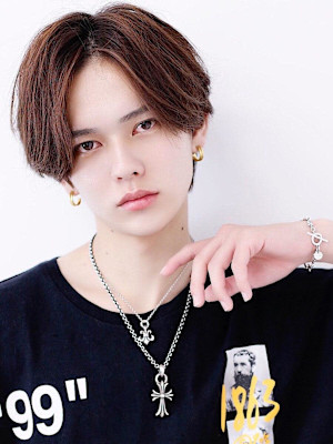 ミディアムセンターパートウルフ