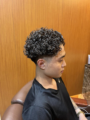 銀座　理容室　テーパーフェード　外国人風パーマスタイル