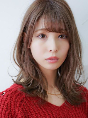 人気の顔周りレイヤーで柔らかい雰囲気に