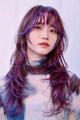 顔周りレイヤーカットチェリーバイオレットカラーインナーカラー