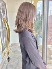 ベージュブラウン