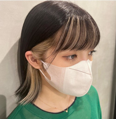 イヤリングカラー×ベージュ