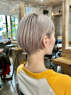 メテオカラーホワイトグレーベージュショート