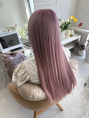 《花屋併設の美容院》ペールピンクカラー