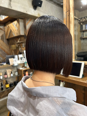 顔周りレイヤーカットグレージュカラーくびれボブショートカット