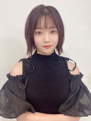 切りっぱなしボブ 顔周りカット ピンクブラウン レイヤー